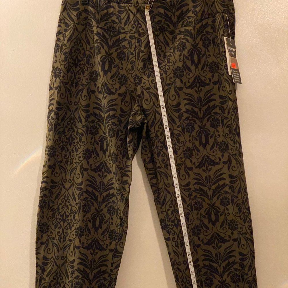 Straight-Leg Fitted Pants